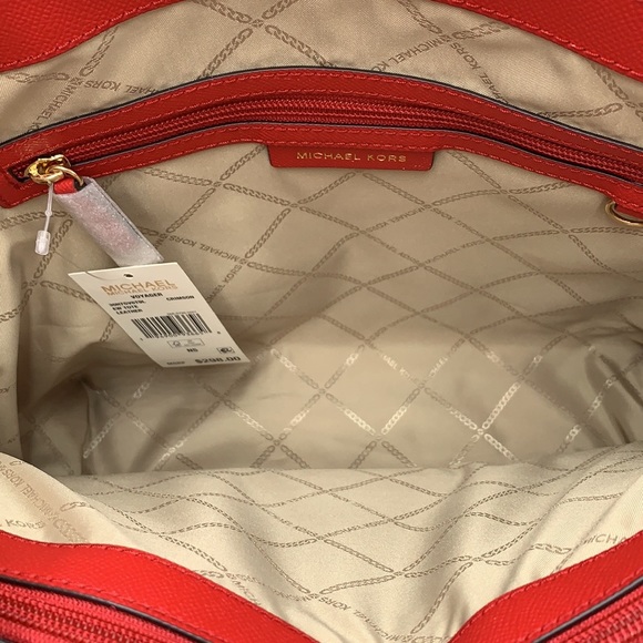 MICHAEL KORS Voyager East West Tote Crimson Color - Picture 13 of 16